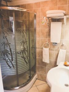 Connys Hotel (Adult Only) +18