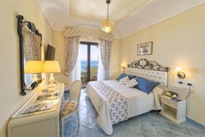Double or Twin Room with Sea View