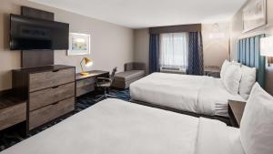Queen Suite with Two Queen Beds room in Best Western Plus Executive Residency Nashville