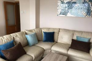 Apartamento para 5 personas frente al mar con piscina y parking