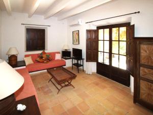 Holiday Home Pals Antic - PAL274