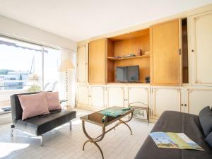 Apartment Les Marinas dUlysse IV by Interhome
