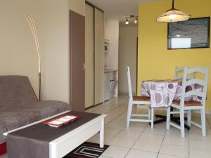 Appartements Apartment Fakarava - CZN143 by Interhome : photos des chambres