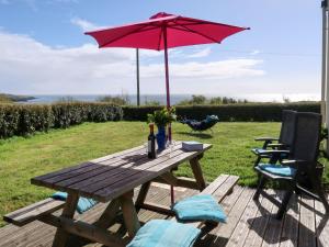 Maisons de vacances Holiday Home Mer d'Iroise 2 - LCQ105 by Interhome : photos des chambres
