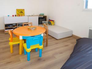 Maisons de vacances Holiday Home Home Kerfissien - CED243 by Interhome : photos des chambres