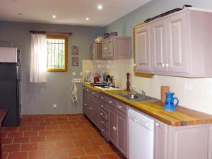 Maisons de vacances Holiday Home La Bignone - REG130 by Interhome : photos des chambres