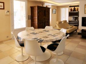 Maisons de vacances Holiday Home Ty Pors Ar Pagn - PEM119 by Interhome : photos des chambres