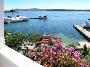 Apartment Ana-2 by Interhome 