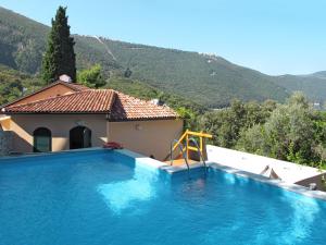 Holiday Home Mick by Interhome 