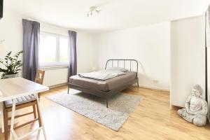 City Apartment Hasenheide - Wohnung mit 3 Schlafzimmern und Balkon mit Landschaftsblick