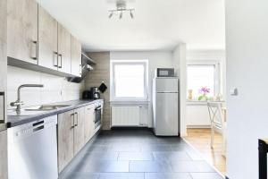 City Apartment Hasenheide - Wohnung mit 3 Schlafzimmern und Balkon mit Landschaftsblick