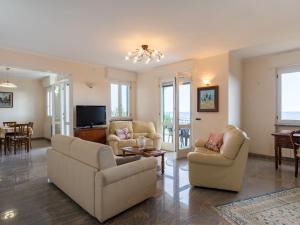 Apartment Primavera - PGI130 by Interhome