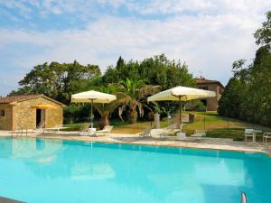 Apartment Le Palaie - Mangiatoia by Interhome