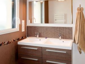 Maisons de vacances Holiday Home Ty Amiets by Interhome : photos des chambres
