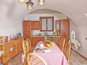 Apartment Colombaro Vecchio-6 by Interhome