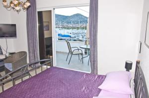 Apartment in Trogir with sea view, terrace, air conditioning, Wi-Fi (3788-2)