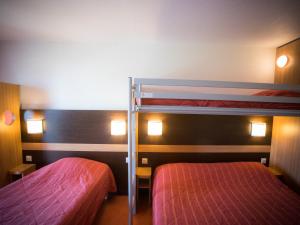 Hotels Premiere Classe Lisieux : photos des chambres