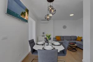 Holiday home L & B Makarska