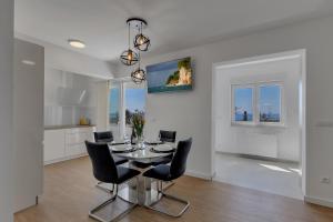 Holiday home L & B Makarska