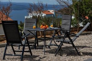 Holiday home L & B Makarska
