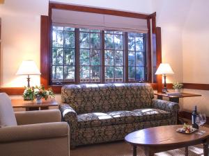 Deluxe Chalet – 2 Bedroom, 2 Bathroom room in UCLA Lake Arrowhead Lodge