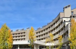 Seasons at Avon - 埃文