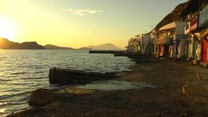 Captain's Boathouse, Klima Beach Milos Greece