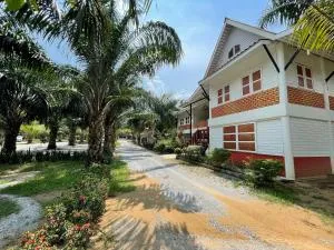 Golden Sword with Boat - Launglon