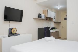 Lovely Studio Apartment M-Town Residence near Summarecon Mall By Travelio