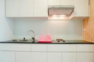Gorgeous 2BR Apartment Maqna Residence By Travelio