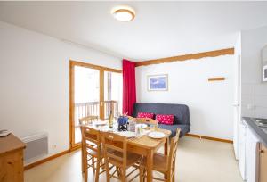 Les Balcons PROCHE PARC NATIONAL VANOISE appartements 2 pieces 6 pers MONTAGNE SUPERIEUR : photos des chambres