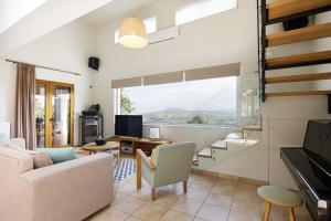 Villa Staride, sea view, private heated pool, playground