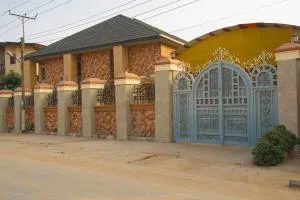 Room in Lodge - Owees Place-okota - Isagatedo