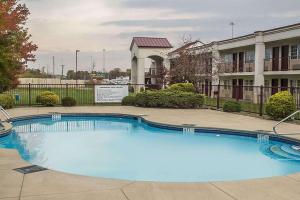 Days Inn by Wyndham Austintown