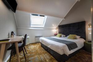 Hotels Logis Les Hauts de Montreuil / Le Patio : photos des chambres