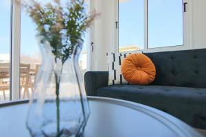 Phaedrus Living Seaside Flat Lighthouse 63