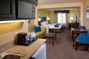Queen Suite with Two Queen Beds - Non-Smoking room in Holiday Inn Express Hotel & Suites Saginaw an IHG Hotel