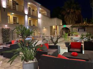 Hotels Logis Hotel Les II Mas - Perpignan Sud : photos des chambres