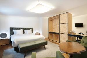 Premium Suite room in 1869 Príncipe Real House