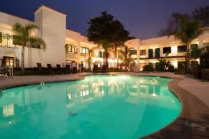 Oxford Suites Pismo Beach - غروفير بيتش