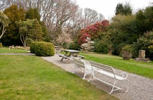 Tros Yr Afon Holiday Cottages and Manor House