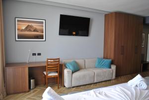 Twin Towers Hotel City & Beach Resort