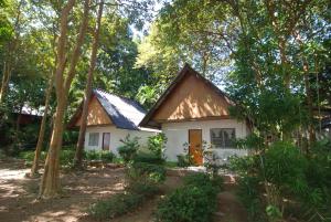 Lanta Coral Beach Resort