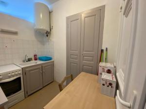 Appartements Charmant T1 plein centre Corte au 13 cours paoli wifi gratuit calme lumineux : photos des chambres