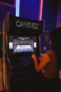Capsule Gaming balnéo & billard & babyfoot & sauna 2 chambres