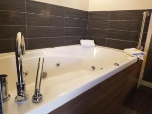 Holiday Inn Express Edmonton Downtown by IHG