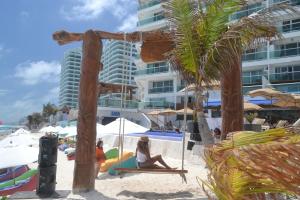 GIRASOL CONDO CANCUN BEAcH