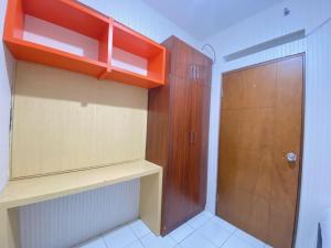 Stylish & Strategic 2BR at Gateway Ahmad Yani Cicadas Apartment near Mall By Travelio