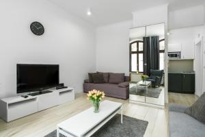 Apartments City Center Saint Wojciech by Renters