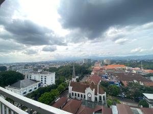 Deluxe & Well Appointed 2BR at El Royale Apartment By Travelio